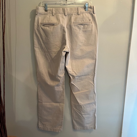 Men’s Haggar khaki pants - Picture 2 of 4